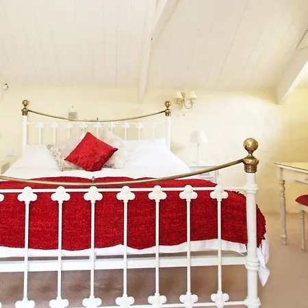 Meadowside Cottage, Characterful Grade 2 Listed Cottage Near To Wadebridge And Padstow Exterior photo