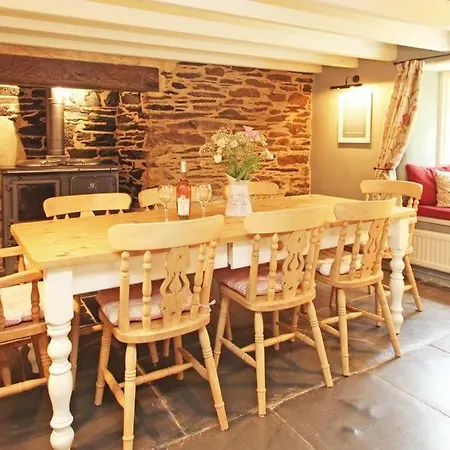 Meadowside Cottage, Characterful Grade 2 Listed Cottage Near To Wadebridge And Padstow Exterior photo
