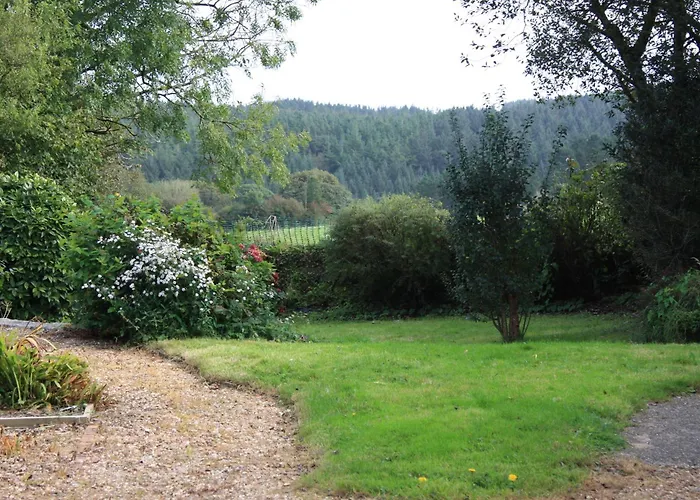 Meadowside Cottage, Characterful Grade 2 Listed Cottage Near To Wadebridge And Padstow